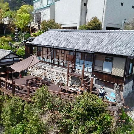 城跡石垣上の絶景古民家宿 鞆城茶屋庵 Tomo Esterno foto