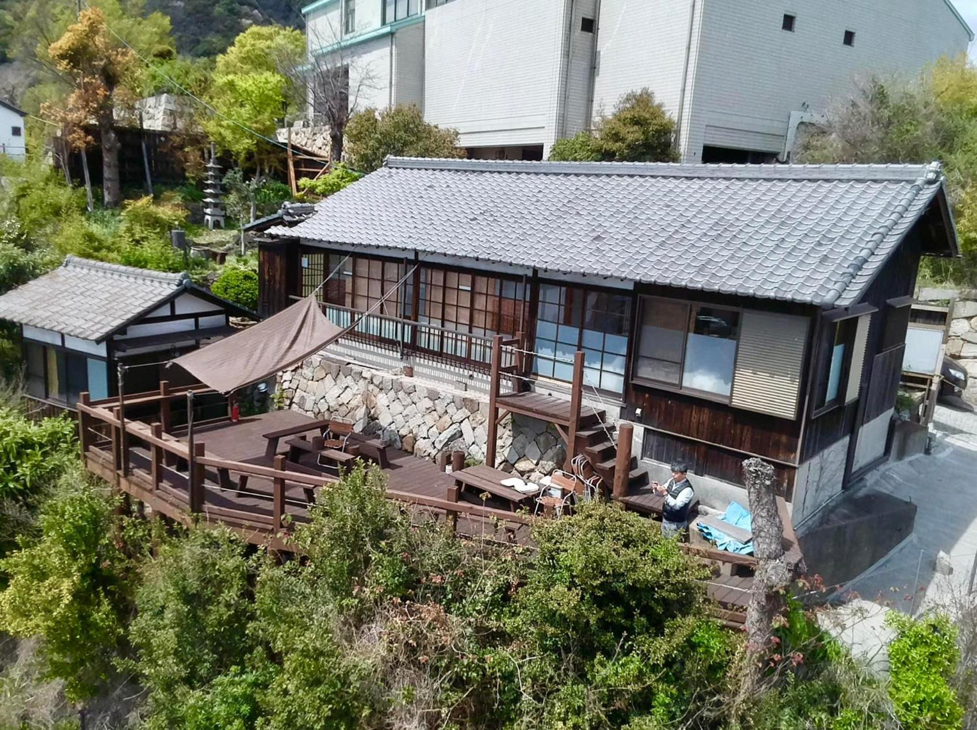 城跡石垣上の絶景古民家宿 鞆城茶屋庵 Tomo Esterno foto
